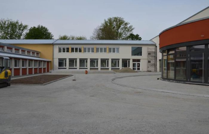 20200430 Neubau-Schule-13 Blick Cafeteria-Bibliothek-PavillonC